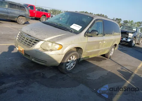 2005 Chrysler Town & Country Touring из США, поврежденный, VIN 2C4GP54L85R542715